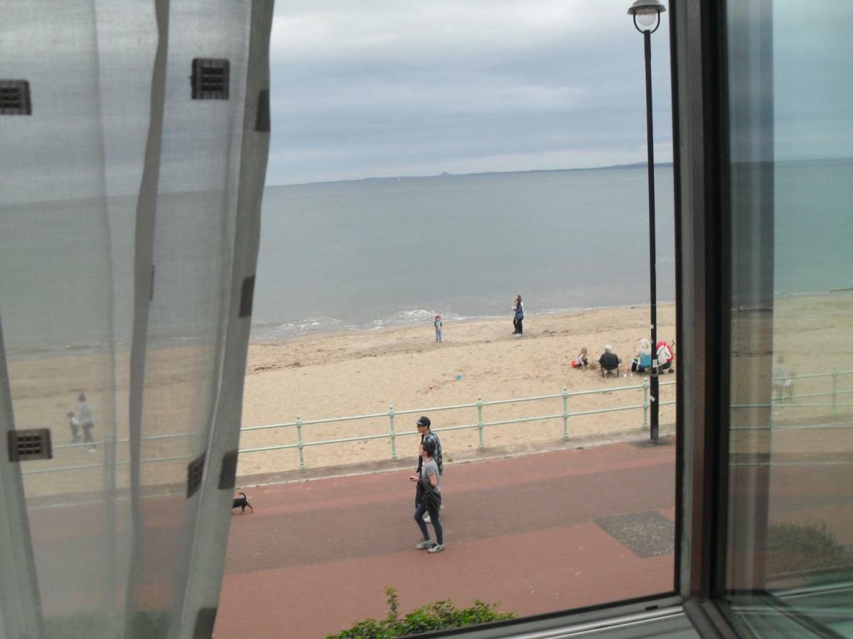 Edinburgh Beach View Apartment Eksteriør bilde